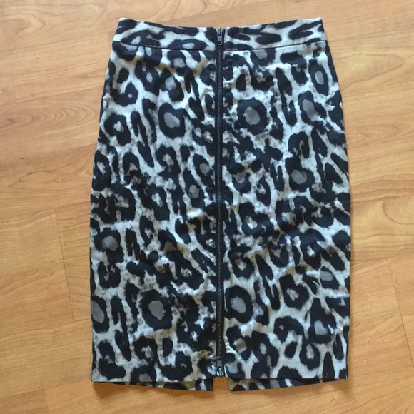 Kendall & Kylie Dresses & Skirts - Kendall & Kylie Pencil Skirt